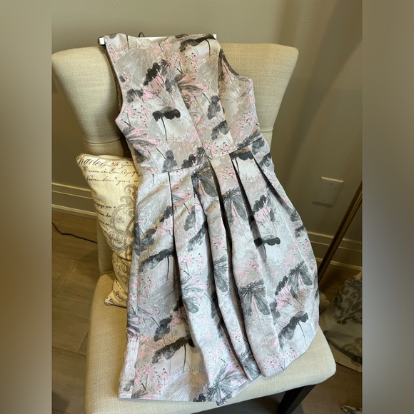 Girls party dress - Picture 2 of 4